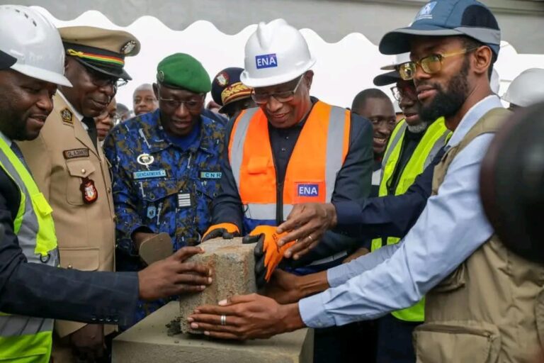 dubreka, l𝐞 10 août 2024| Le Ministre Faya François BOUROUNO au coté du Chef du Gouvernement lance les travaux de construction de l’Ecole NATIONALE D’ADMINISTRATION